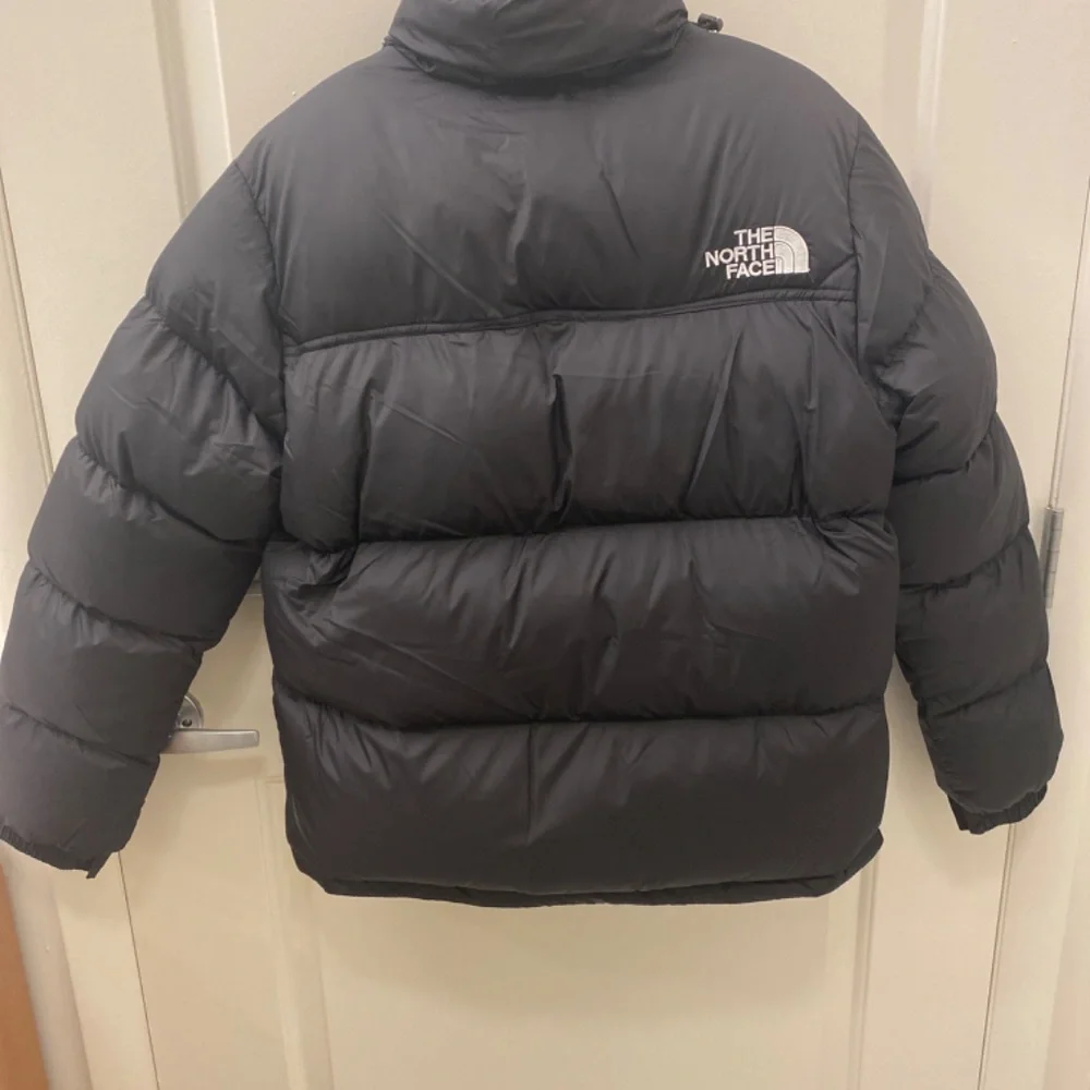 The north face Nuptse jacket Asian size L US M - Picture 2 of 5